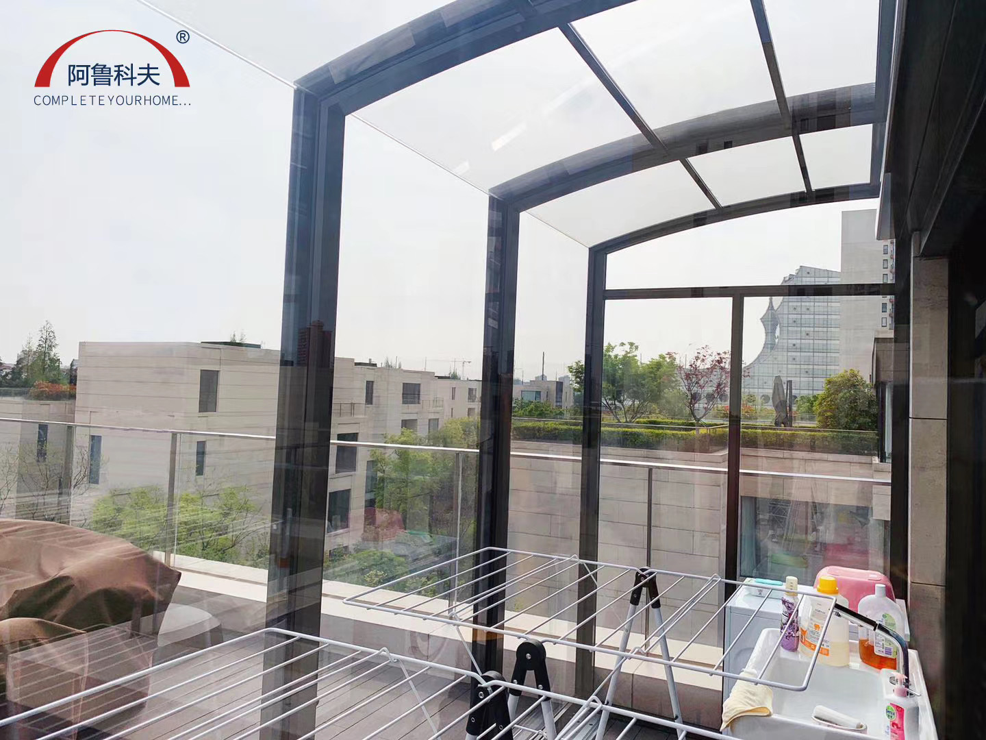 級(jí)窄型材和寬度的移動(dòng)陽(yáng)臺(tái)案例